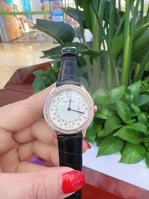 ブランド時計側面デザイン